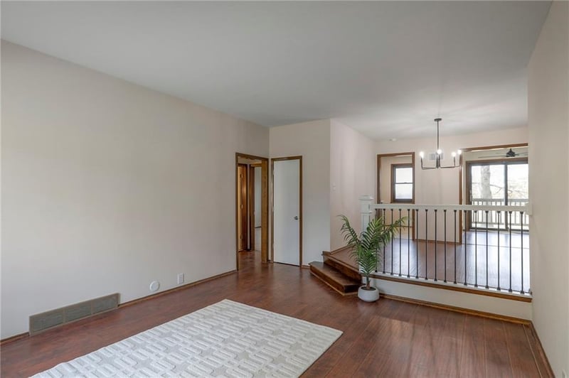 468 104th St #A, Kansas City, MO 64114