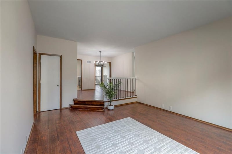 468 104th St #A, Kansas City, MO 64114