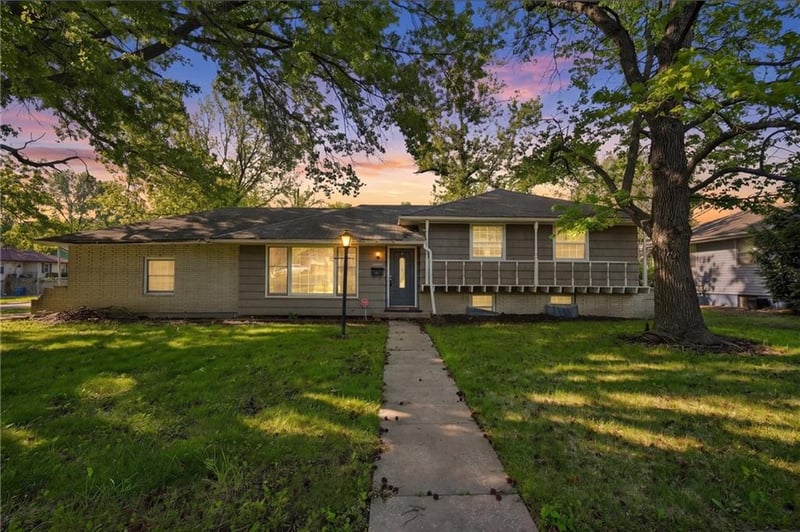 8705 E 83rd Ter, Raytown, MO 64138