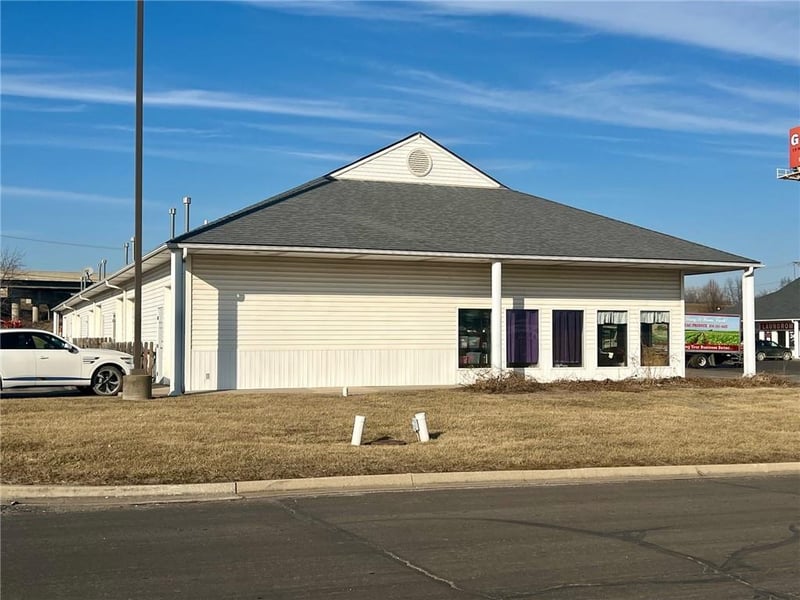 309 Park Ln, Odessa, MO 64076