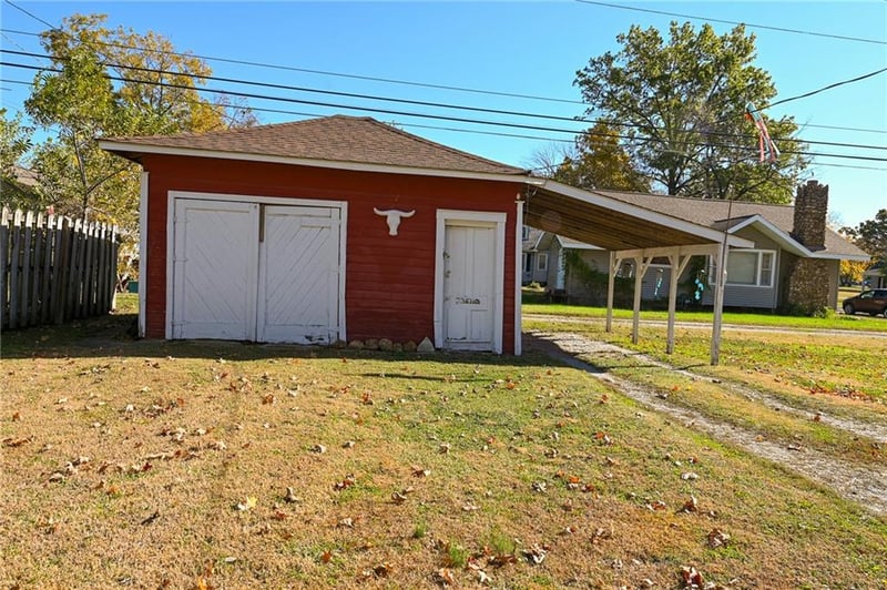909 Main St, El Dorado Springs, MO 64744