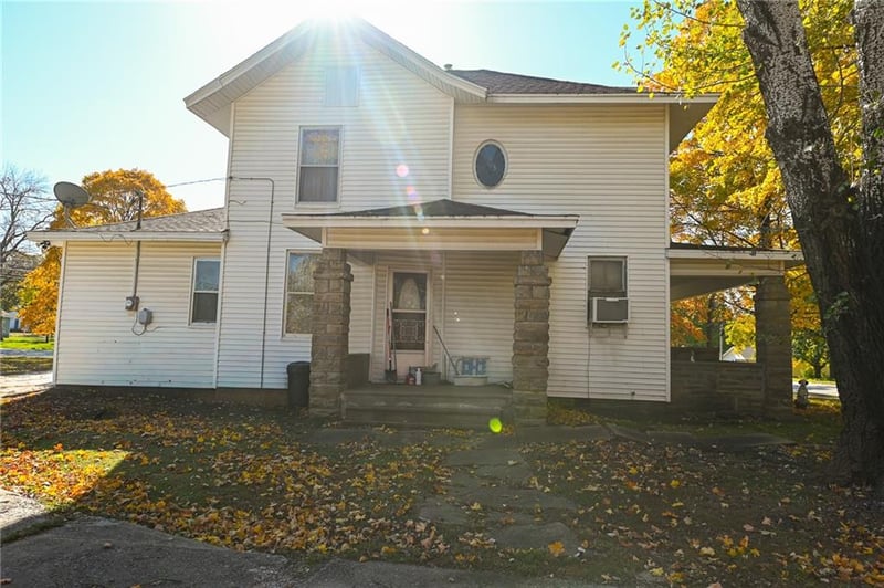 909 Main St, El Dorado Springs, MO 64744