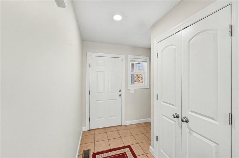 1020 Red Oaks Pl, Topeka, KS 66615