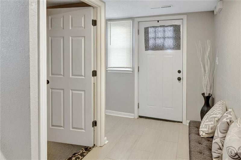 8007 92nd Ter, Kansas City, MO 64138