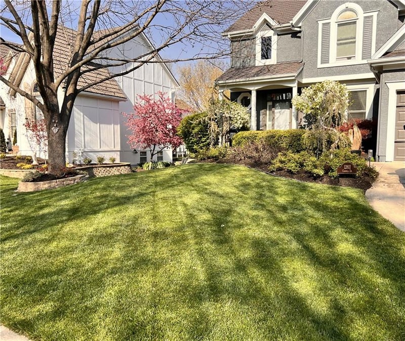 12811 Connell St, Overland Park, KS 66213