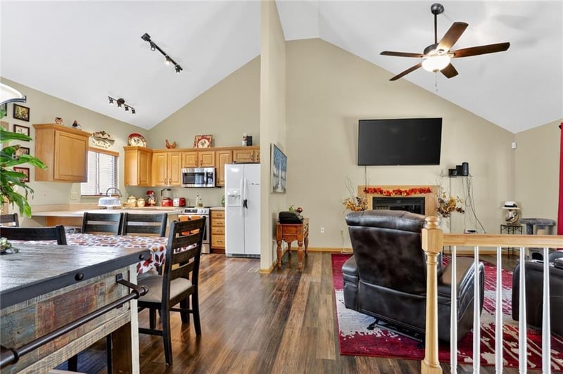 4507 N Fuller Ave, Kansas City, MO 64117