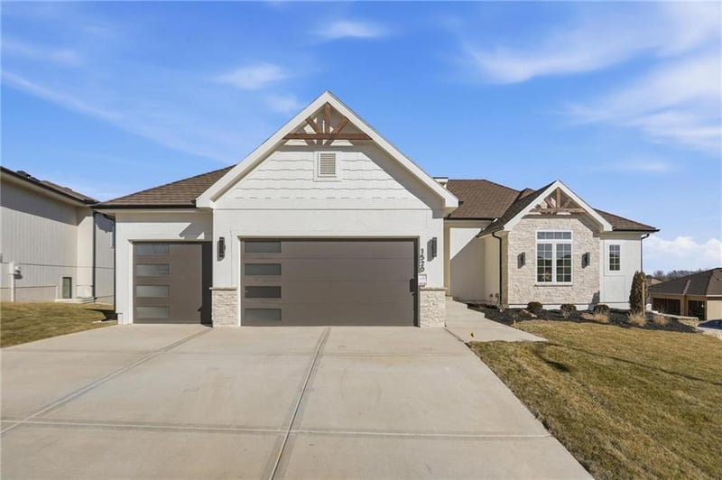 1520 Stewart Pl, Lee's Summit, MO 64064