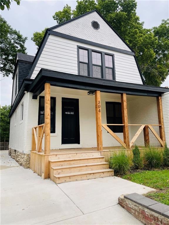 304 43rd St, Kansas City, MO 64111