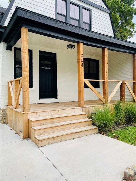 304 43rd St, Kansas City, MO 64111