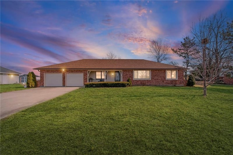 507 N Main St, Higginsville, MO 64037