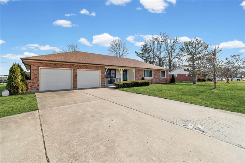507 N Main St, Higginsville, MO 64037