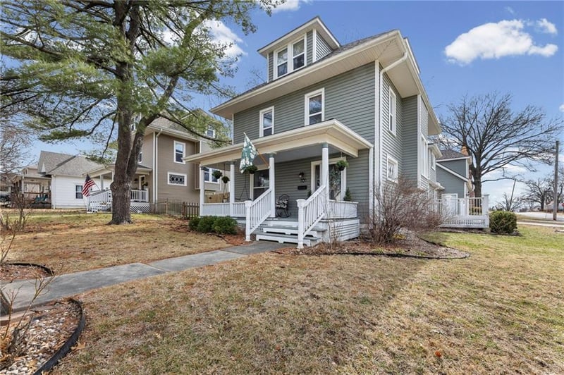 501 Shawnee St, Paola, KS 66071
