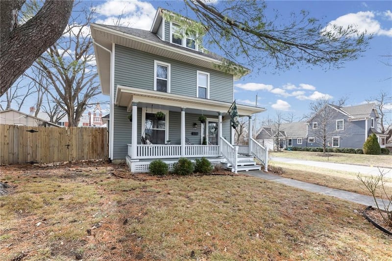 501 Shawnee St, Paola, KS 66071