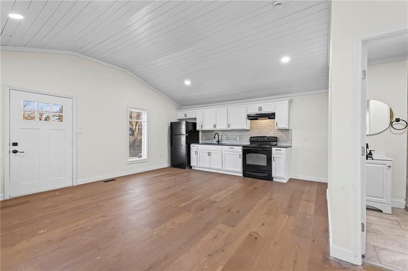 1128 Quincy St, Leavenworth, KS 66048