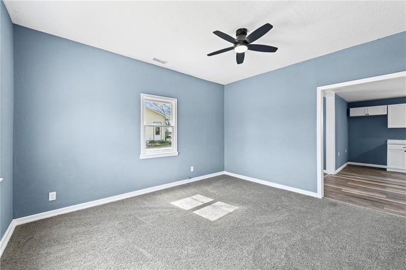 302 Wells St, Orrick, MO 64077