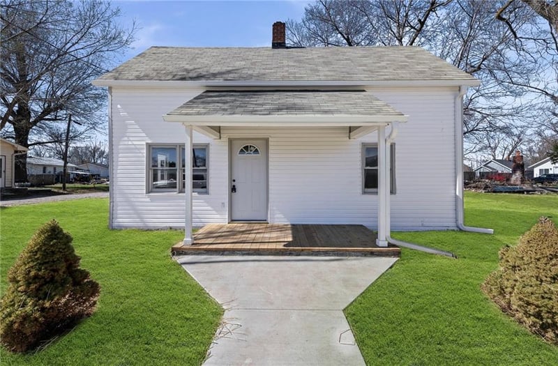 302 Wells St, Orrick, MO 64077