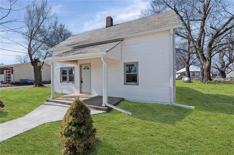 302 Wells St, Orrick, MO 64077