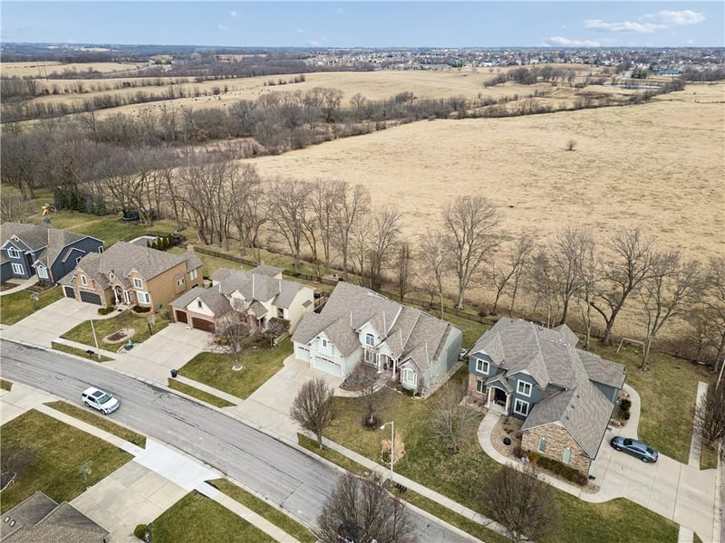 8650 91st Ter, Kansas City, MO 64157