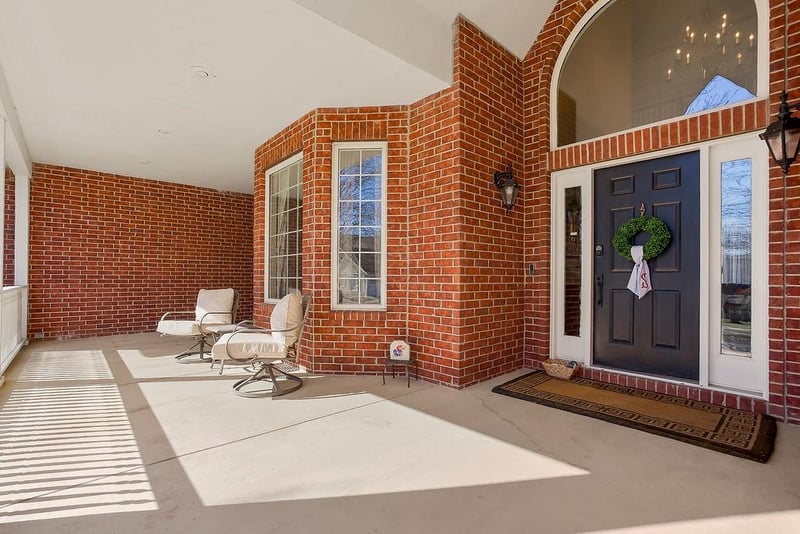 12400 Pembroke Ln, Leawood, KS 66209