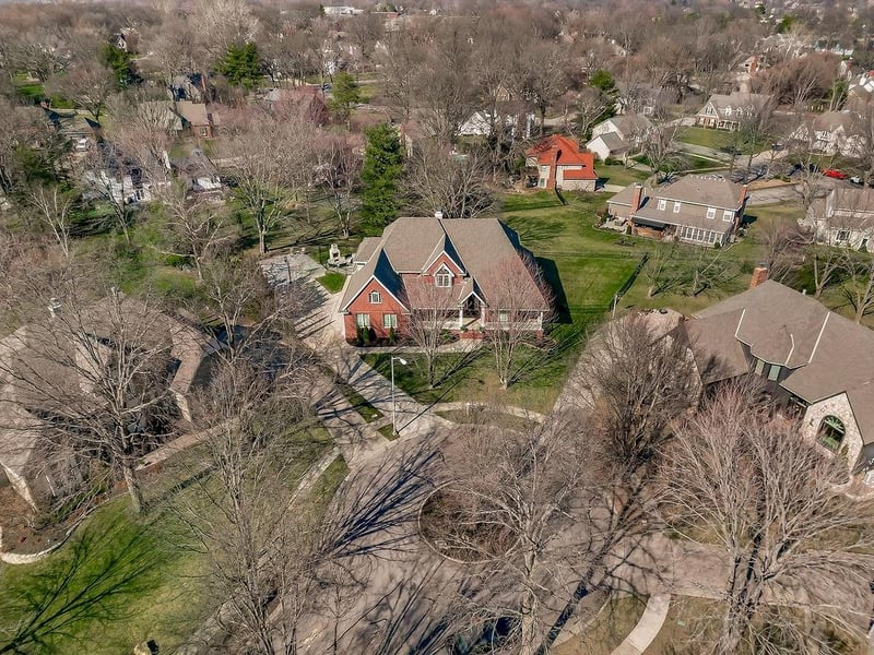 12400 Pembroke Ln, Leawood, KS 66209