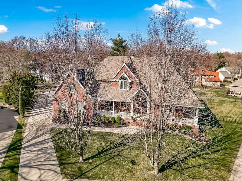 12400 Pembroke Ln, Leawood, KS 66209