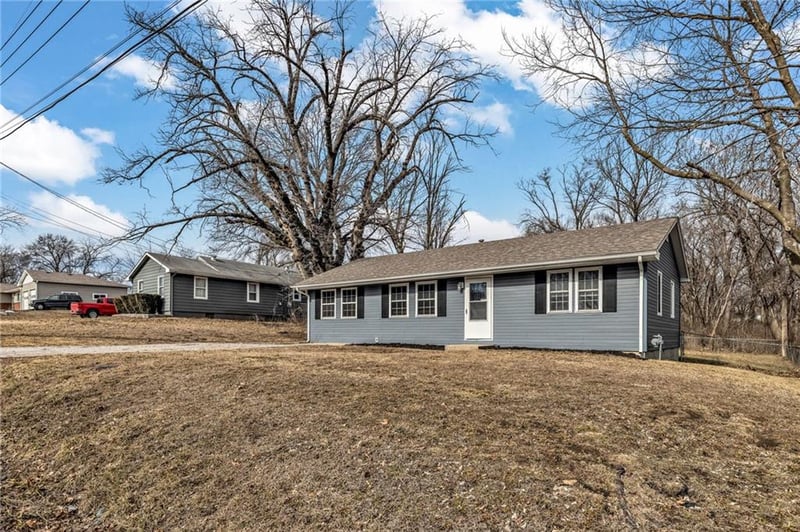 5300 62nd St, Kansas City, MO 64119