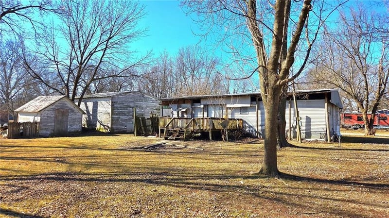 704 Pine St, Pleasanton, KS 66075