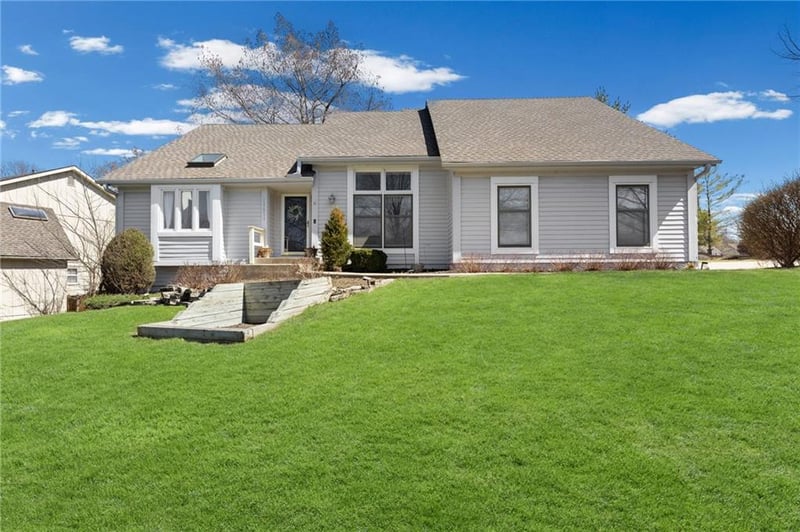 15611 Maple St, Overland Park, KS 66223