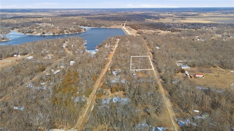 45 Walnut Dr, Mound City, KS 66056