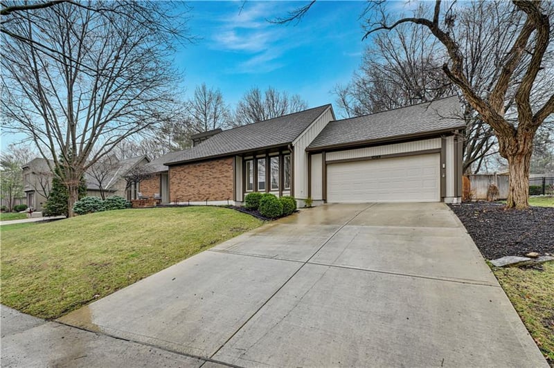 10169 Mackey St, Overland Park, KS 66212