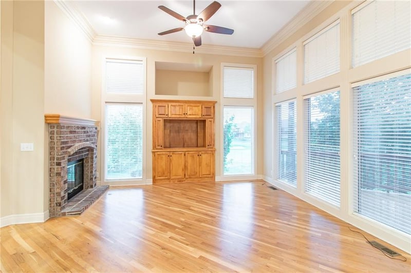 19605 99th St, Lenexa, KS 66220