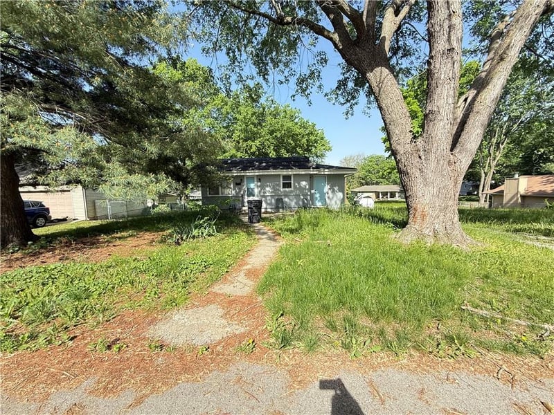 505 18th St, Blue Springs, MO 64015