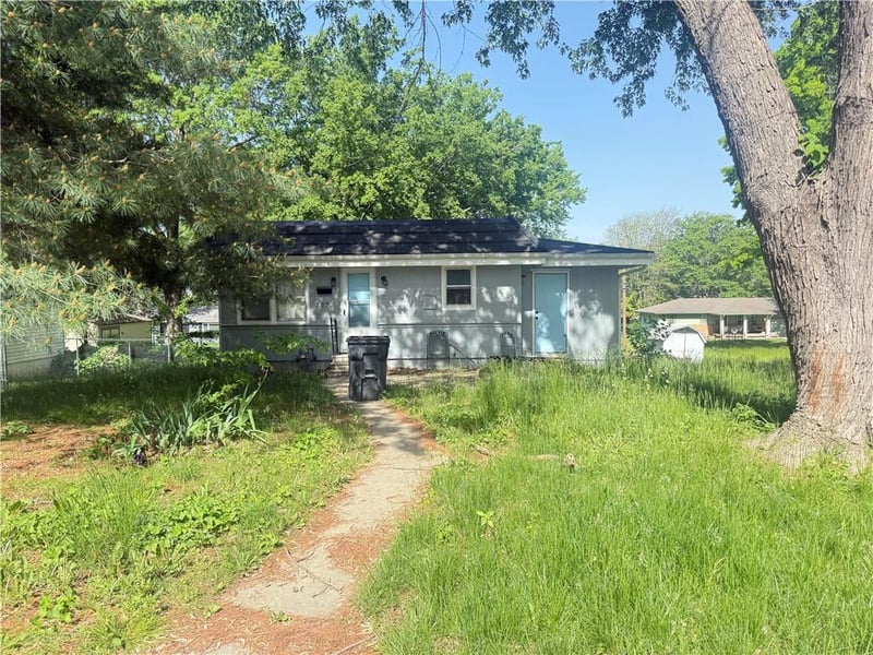 505 18th St, Blue Springs, MO 64015