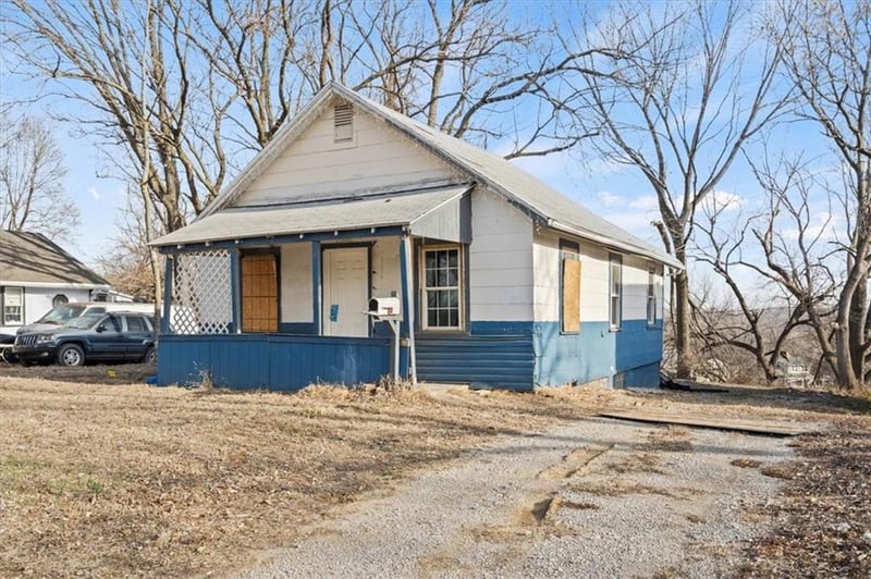 547 Blue Ridge Blvd, Kansas City, MO 64125