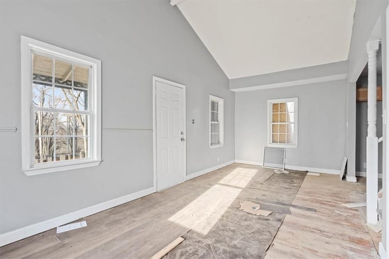 547 Blue Ridge Blvd, Kansas City, MO 64125