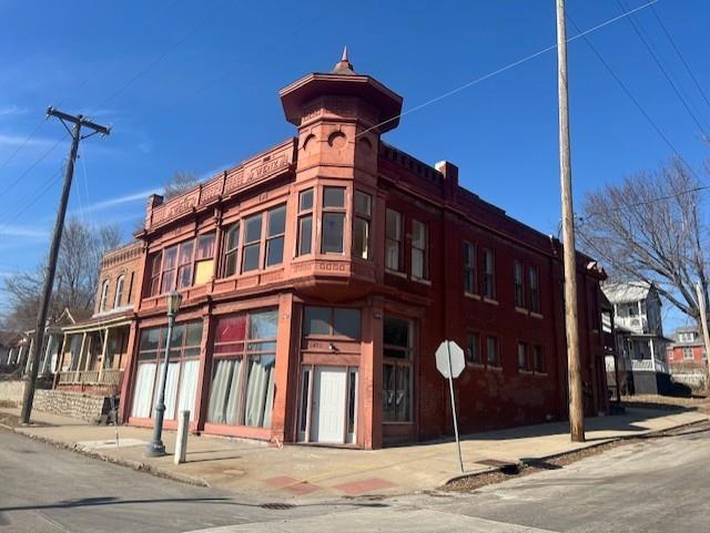 1421 Penn St, St Joseph, MO 64503