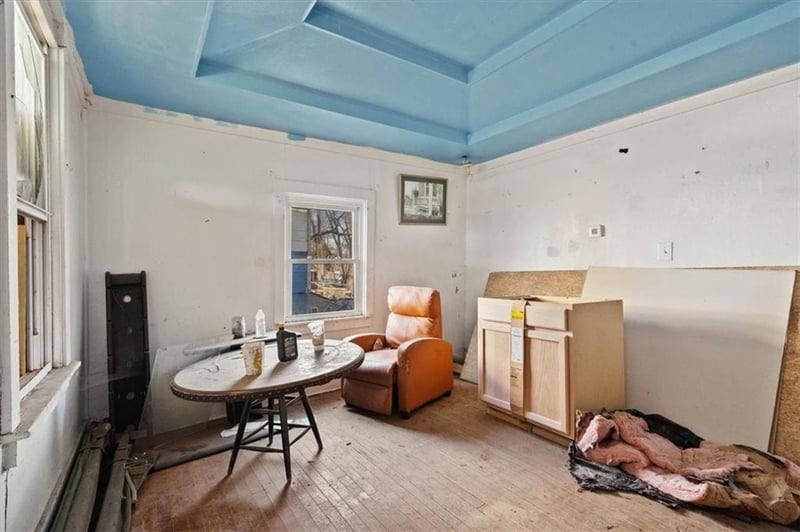 549 Blue Ridge Blvd, Kansas City, MO 64125