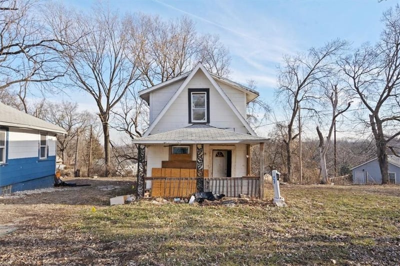 549 Blue Ridge Blvd, Kansas City, MO 64125