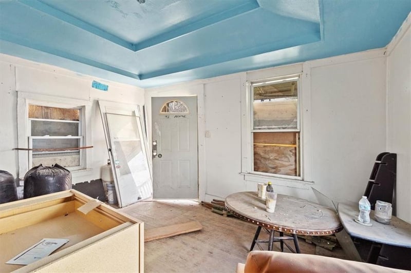 549 Blue Ridge Blvd, Kansas City, MO 64125