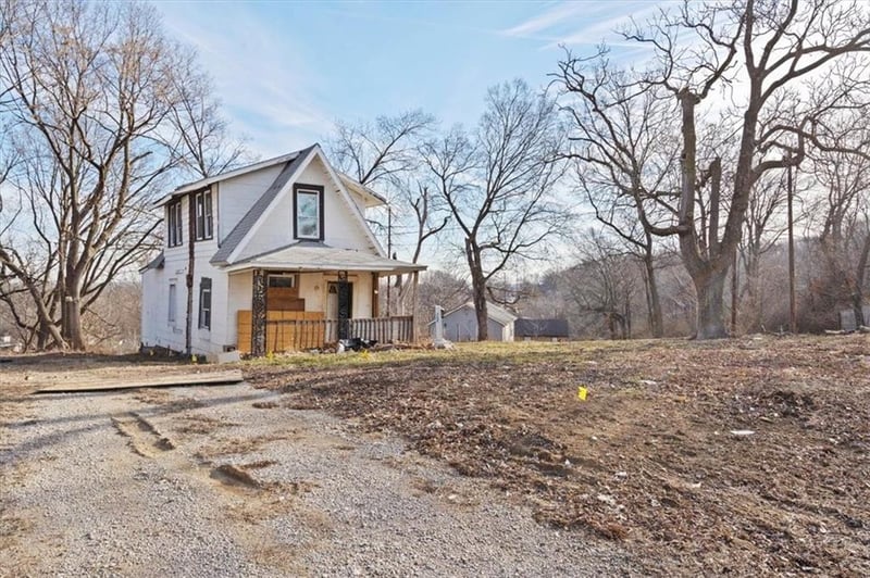 549 Blue Ridge Blvd, Kansas City, MO 64125