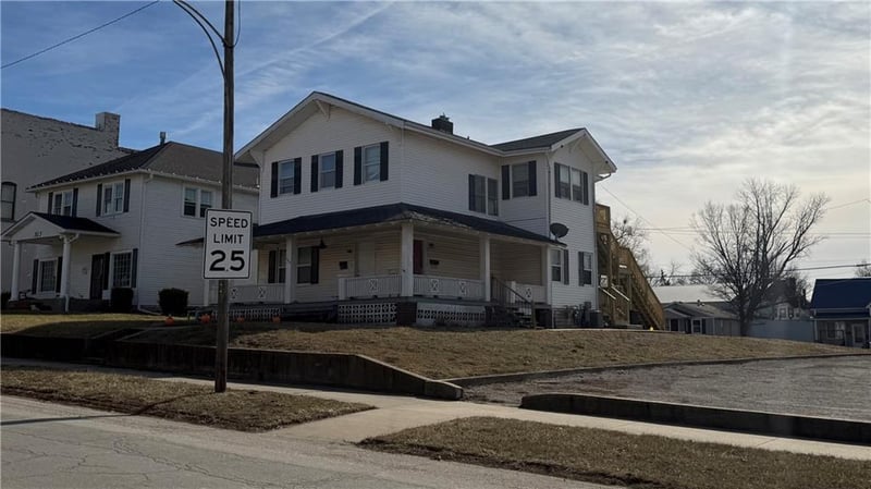305 Main St, Richmond, MO 64085