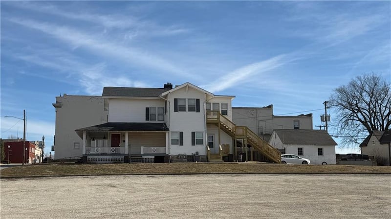 305 Main St, Richmond, MO 64085
