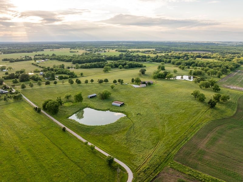 662 6th St, Schell City, MO 64783