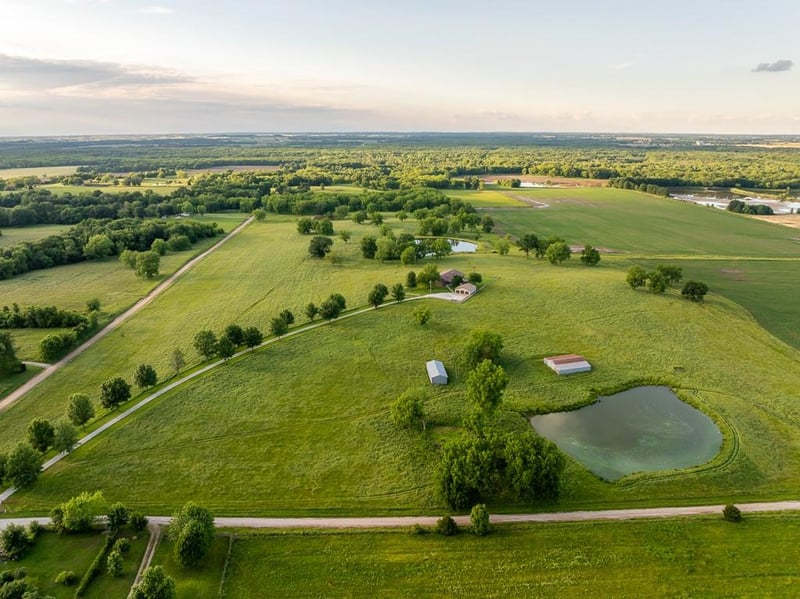 662 6th St, Schell City, MO 64783