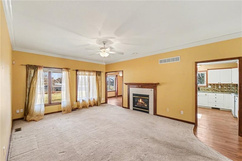 2448 Golf View Ct, Topeka, KS 66614