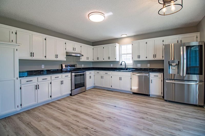 1206 Foxridge Dr, Warrensburg, MO 64093