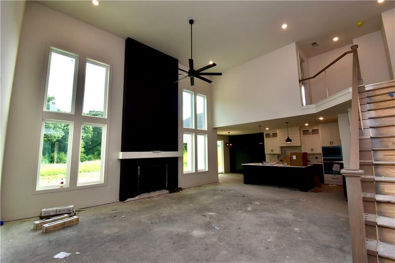 8369 77th Ter, Kansas City, MO 64158