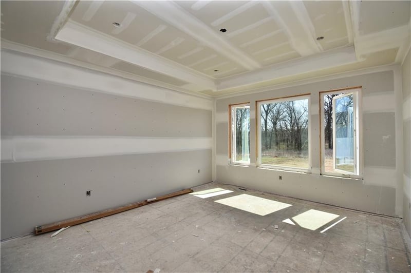 8369 77th Ter, Kansas City, MO 64158