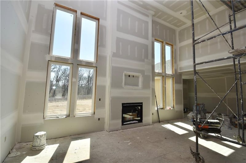 8369 77th Ter, Kansas City, MO 64158