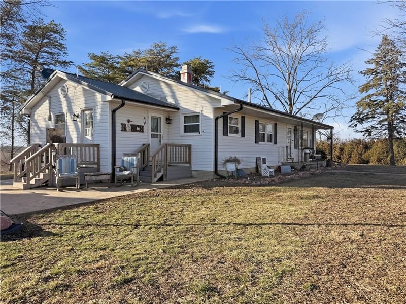 20567 York Rd, Brunswick, MO 65236